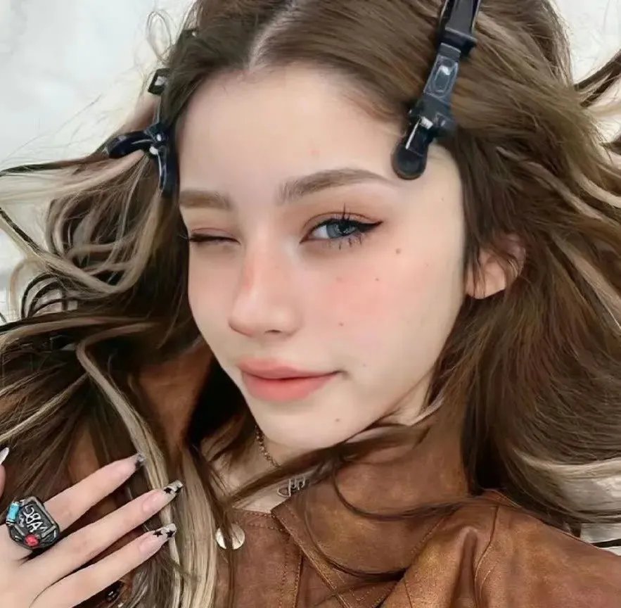 飘扬的红领巾